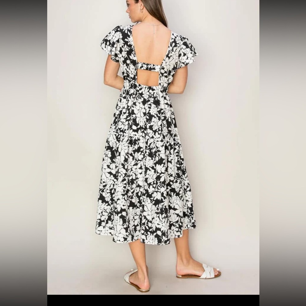 HYFVE Black and White Floral Backless Dress Size Small NWOT